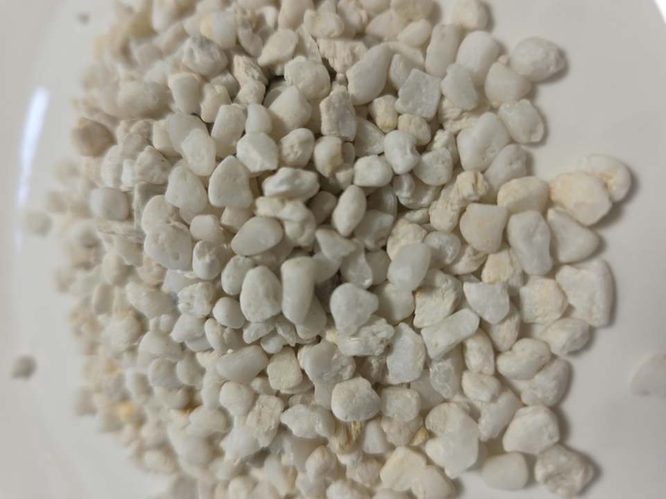 QFS0W coarse white quartz filter sand
