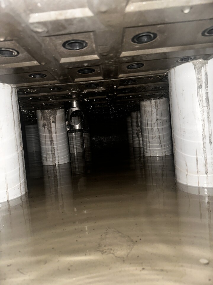 Cadar filter floor underdrain chamber and supports